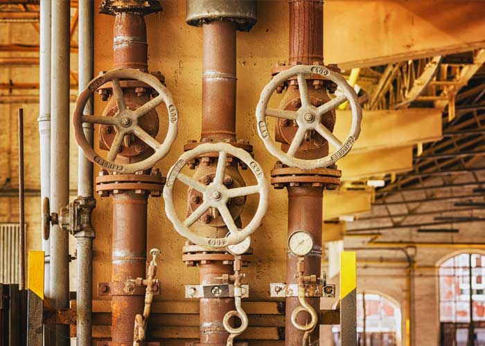 Przemysłowe rurociągi w instalacji procesowej